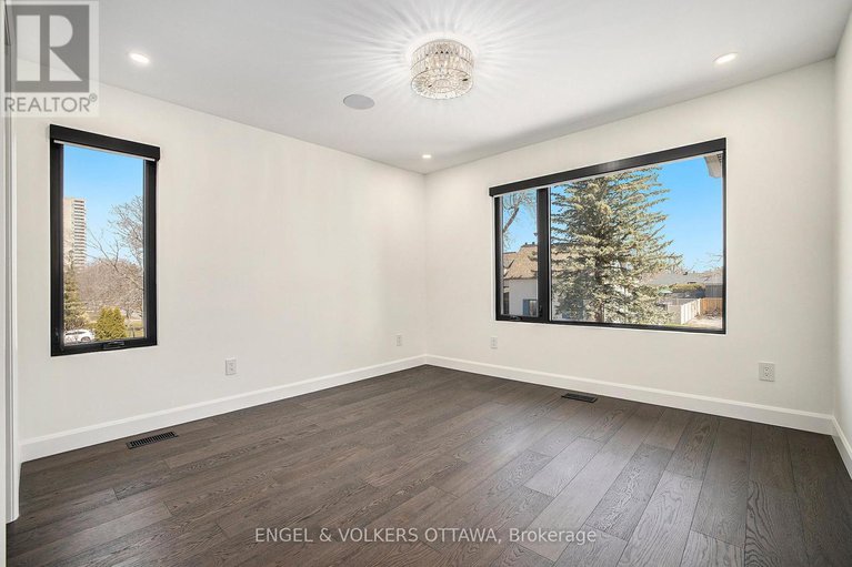 28645547/888-melwood-avenue/mckellar-heightsglabar-park/ottawa/ontario/K2A3C3_26