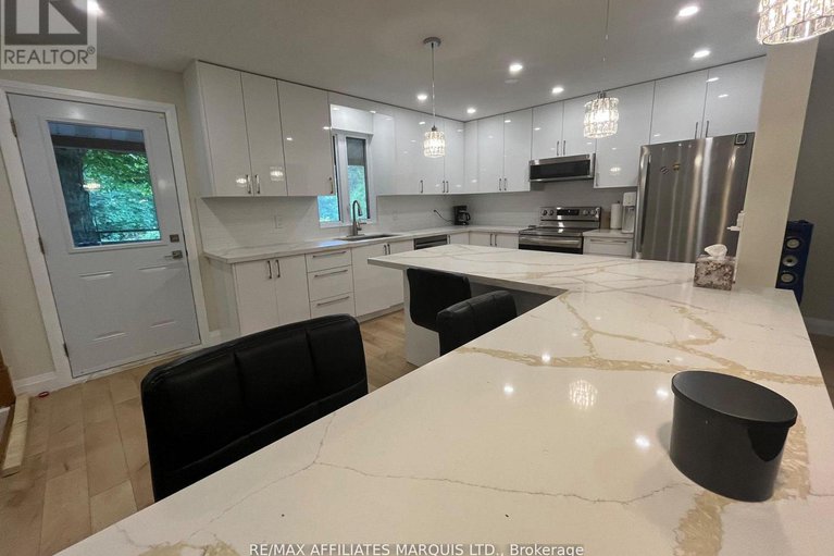 29357581/4960-county-rd-34-road/south-glengarry-charlottenburgh-twp/south-glengarry/ontario/K0C2J0_10