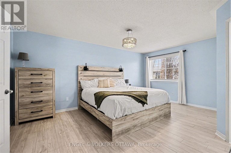 29647563/135-lockhaven-private/stonebridge/ottawa/ontario/K2J5L6_18