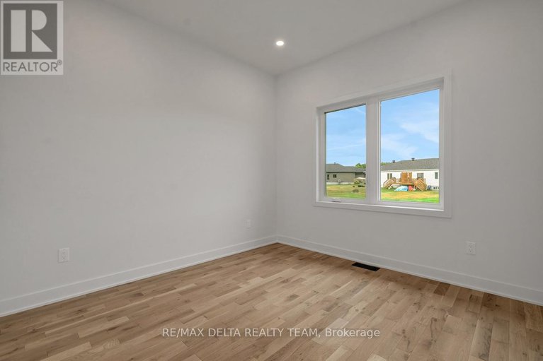 28790406/10-vicky-court/clarencerockland-twp/clarence-rockland/ontario/K0A2A0_22