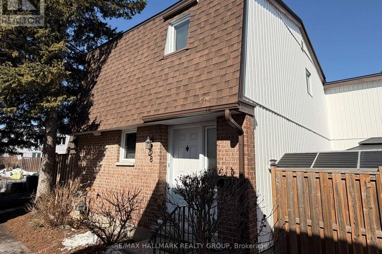 29533054/8-837-eastvale-drive/beaconwood/ottawa/ontario/K1J7T5_1