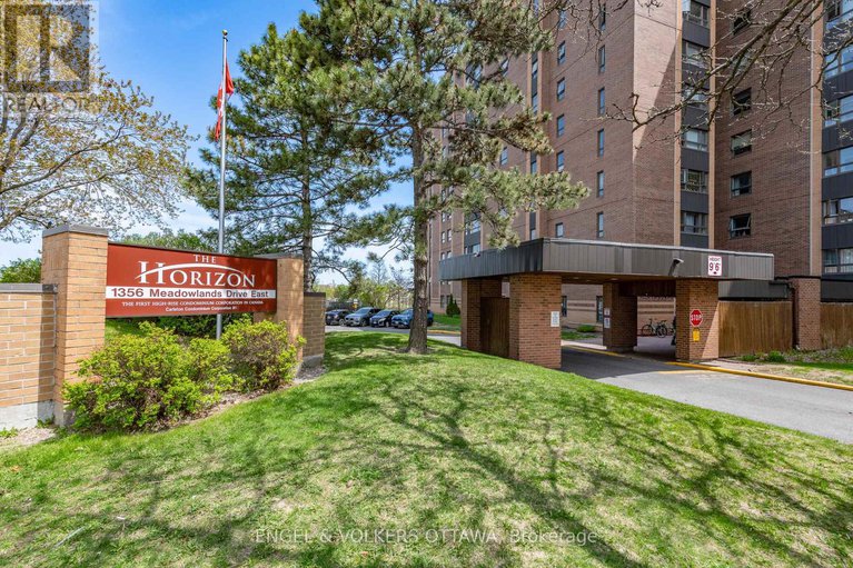 28339267/8-1356-meadowlands-drive-e/borden-farmstewart-farmcarleton-heightsparkwood-hills/ottawa/ontario/K2E6K6_3