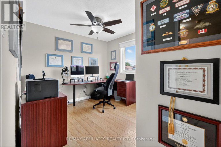 28886097/560-falwyn-crescent/fallingbrookridgemount/ottawa/ontario/K4A2A4_26