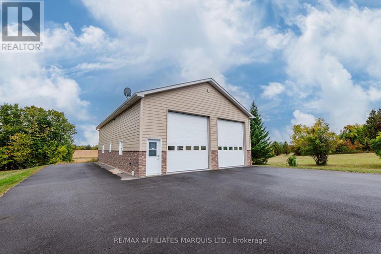 28911560/100-front-street-e/alexandria/north-glengarry/ontario/K0C1A0_3