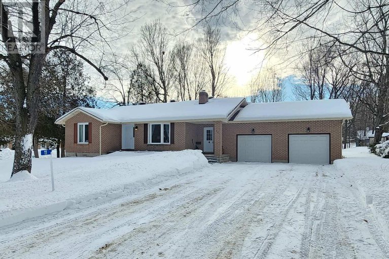 29349471/11-oak-street/augusta-twp/augusta/ontario/K0E1P0_1