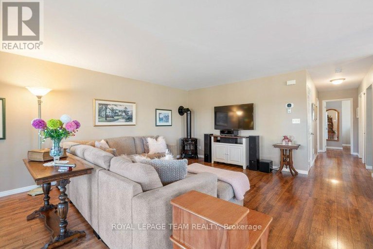 29675450/15065-concession-3-4-road/finch/north-stormont/ontario/K0C1K0_17