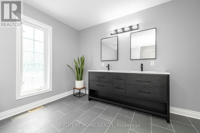 29369214/48-station-trail/village-of-russell/russell/ontario/K4R0A3_27