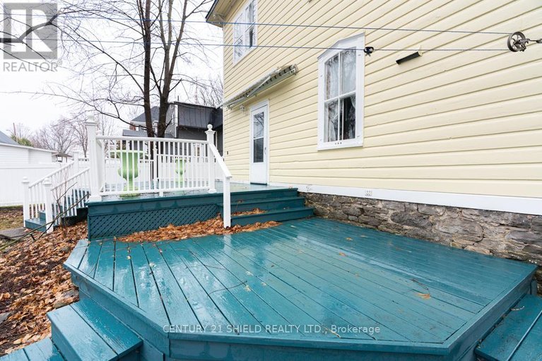 29622783/48-st-george-street-e/alexandria/north-glengarry/ontario/K0C1A0_7