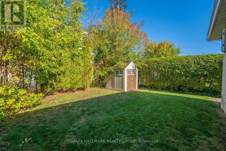 28943105/2437-tupper-avenue/hawthorne-meadows/ottawa/ontario/K1G1G6_23