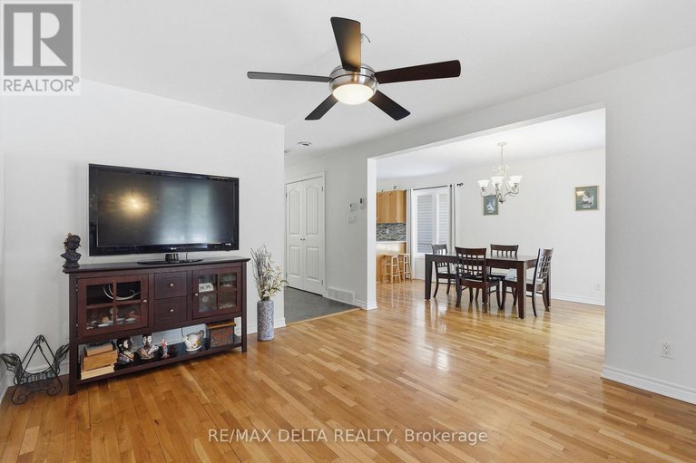 29445828/301-bonavista-street/town-of-rockland/clarence-rockland/ontario/K4K1N8_34