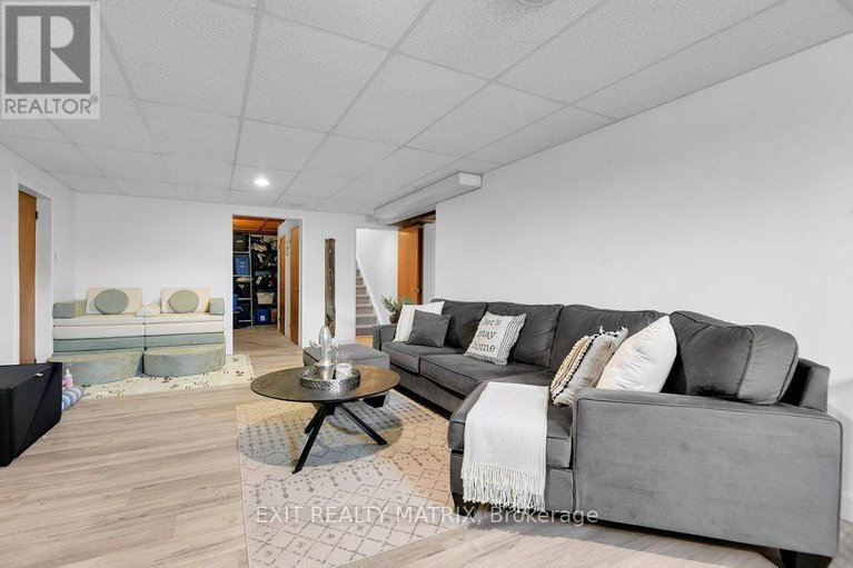 28544595/4705-mcneely-road/sarsfieldbearbrook/ottawa/ontario/K4B1J1_25