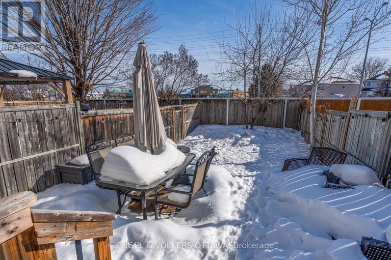29678244/783-nesting-way/fallingbrookgardenway-south/ottawa/ontario/K4A3X6_28