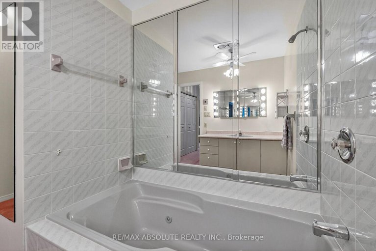 29344772/18-pine-needles-court/stittsville-central/ottawa/ontario/K2S1G5_35