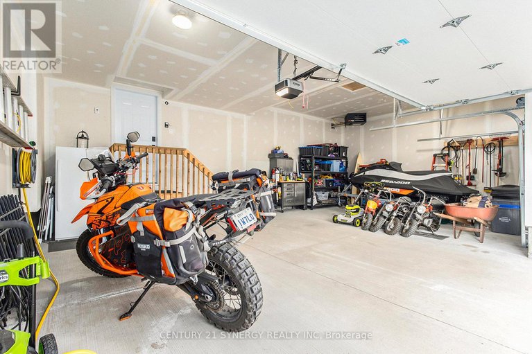 28491813/612-geneva-crescent/embrun/russell/ontario/K0A1W0_26