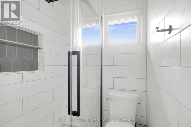 28640898/7117-quinnfield-way/greely/ottawa/ontario/K4P1B6_28