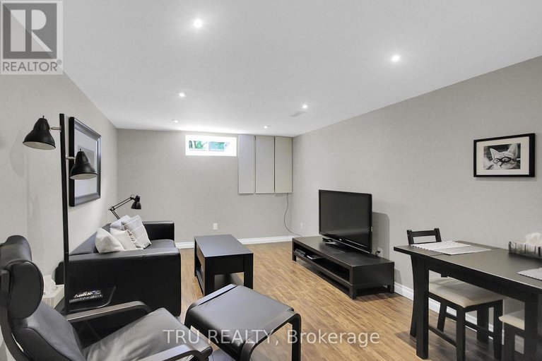 29148422/132-rothesay-drive/glencairnhazeldean/ottawa/ontario/K2L1P1_29