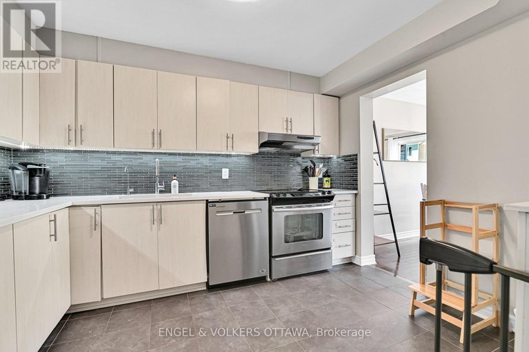 28940714/123-waterfern-way/avalon-east/ottawa/ontario/K4A0T4_9