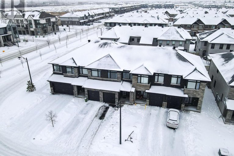 29228458/669-cordelette-circle-e/mer-bleuebradley-estatesanderson-park/ottawa/ontario/K1W0P2_37