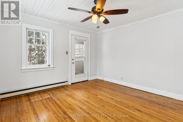 29392699/121-elizabeth-street/pakenham/mississippi-mills/ontario/K0A2X0_5