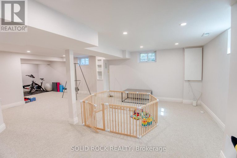 28874945/13-weatherwood-crescent/pineglencountry-place/ottawa/ontario/K2E7C5_27