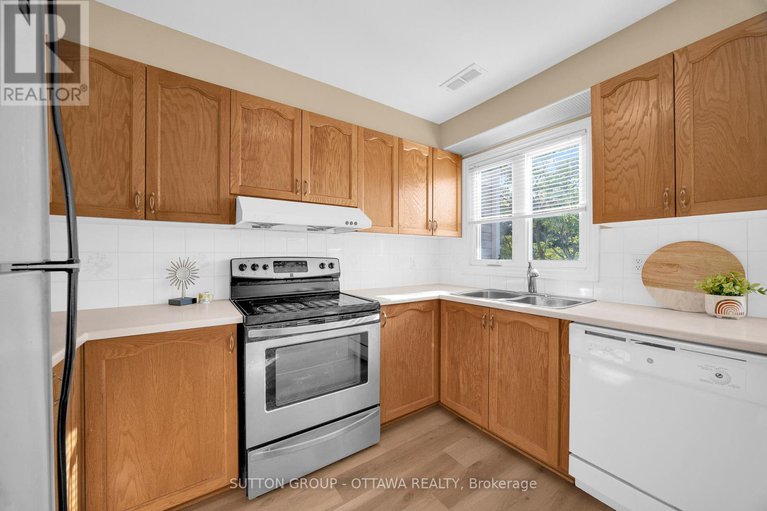 28809858/6325-tealwood-place/chapel-hill/ottawa/ontario/K1C7J9_16
