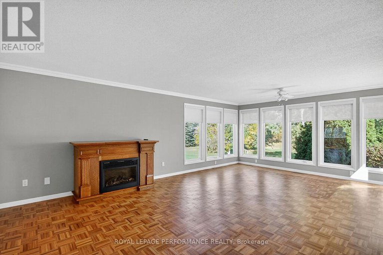 28886308/8329-rodney-farm-drive/osgoode-twp-north-of-reg-rd-6/ottawa/ontario/K0A2P0_9