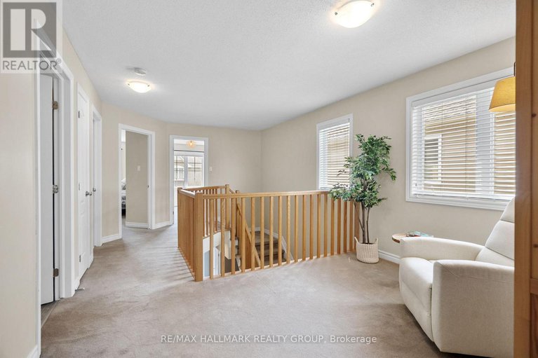 28317889/297-mojave-crescent/stittsville-north/ottawa/ontario/K2S0H7_29