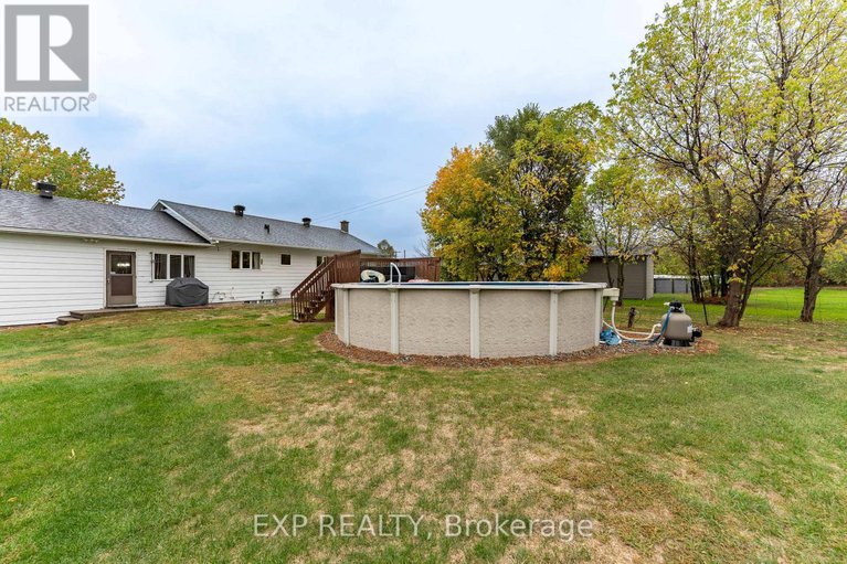 29159203/635-front-road-w/champlain-twp/champlain/ontario/K0B1K0_35