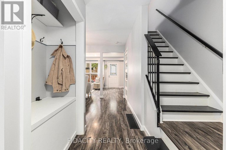 28360689/19-carmichael-court/beaverbrook/ottawa/ontario/K2K1K1_2