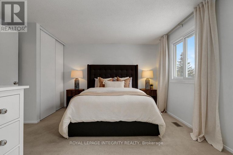 29428716/318-dalehurst-drive/tanglewood/ottawa/ontario/K2G4E4_26