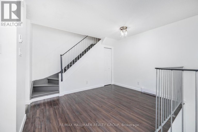 28819608/m-15-banner-road/sheahan-estatestrend-village/ottawa/ontario/K2H8T3_16