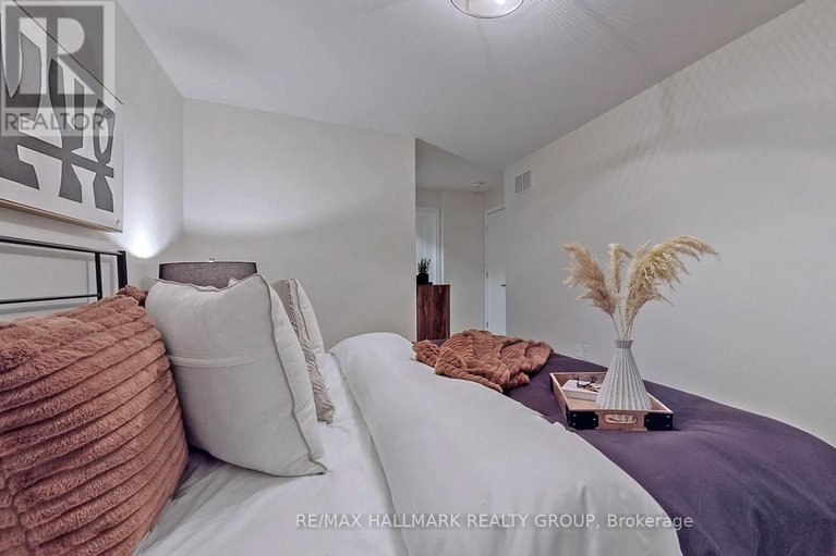 29280456/809-star-private/katimavik/ottawa/ontario/K2L1W2_15