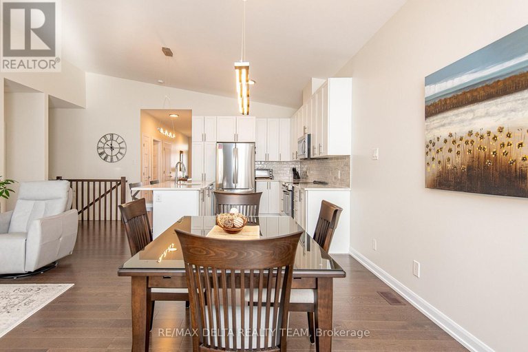 29382128/373-sterling-avenue/town-of-rockland/clarence-rockland/ontario/K2K0L4_12