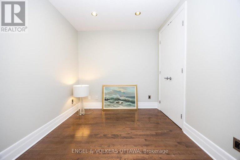 28625165/319-808-bronson-avenue/dows-lake/ottawa/ontario/K1S5A4_30