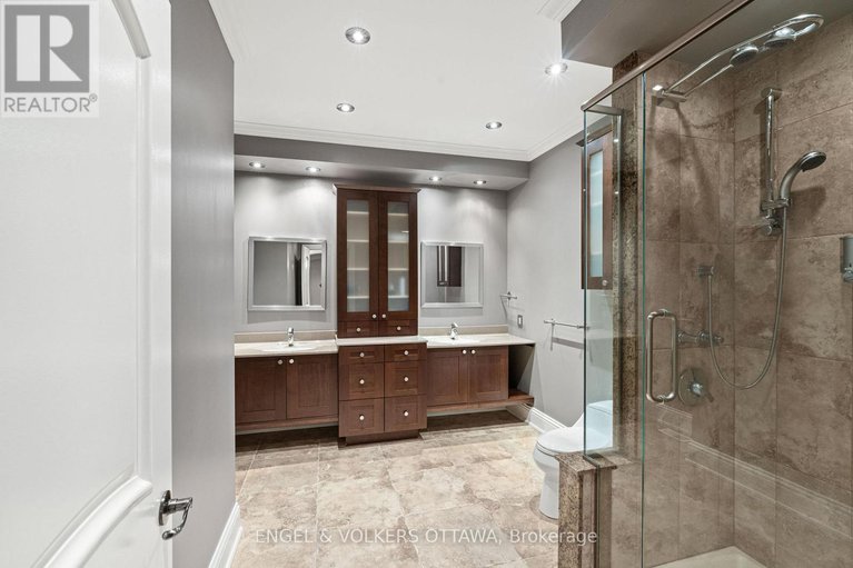 28466123/5800-queenscourt-crescent/manotick-east-to-manotick-station/ottawa/ontario/K4M1K3_29