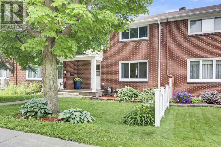 28622582/786-cummings-avenue/castle-heightsrideau-high/ottawa/ontario/K1K2L2_2