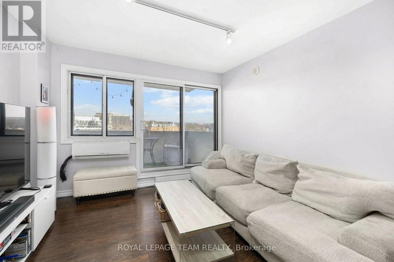 29578153/1114-40-landry-street/vanier/ottawa/ontario/K1L8K4_10