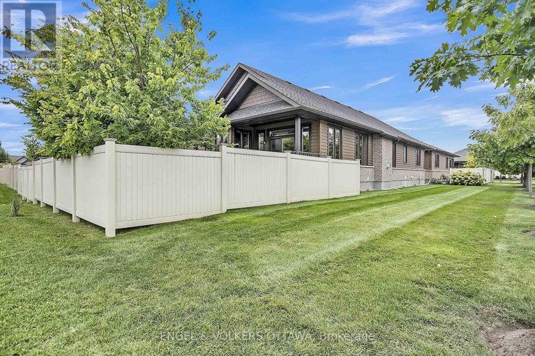 28712729/103-magnolia-way-e/north-grenville-twp-kemptville-south/north-grenville/ontario/K0G1J0_27