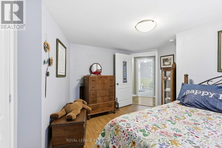 29238691/6149-poirier-avenue/south-glengarry-charlottenburgh-twp/south-glengarry/ontario/K0C2J0_17