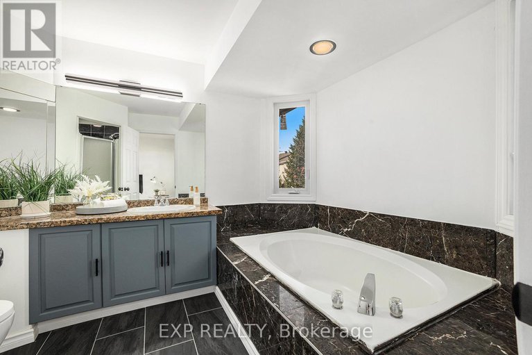 28017315/33-bridle-park-drive/bridlewood/ottawa/ontario/K2M2E2_17
