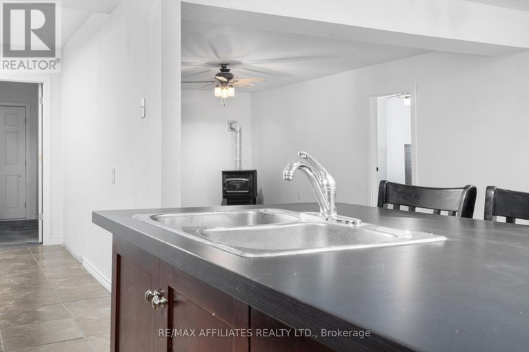 28666131/79-george-street/lanark-highlands-lanark-village/lanark-highlands/ontario/K0G1K0_22