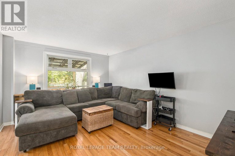 28926075/9-glacier-street-s/on-the-green/ottawa/ontario/K2J2M7_6