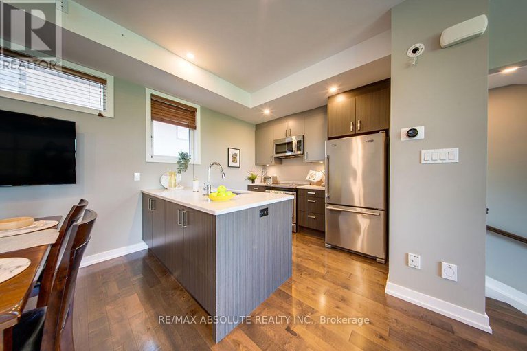 28505160/2-c-railway-street/west-centre-town/ottawa/ontario/K1S4N9_17