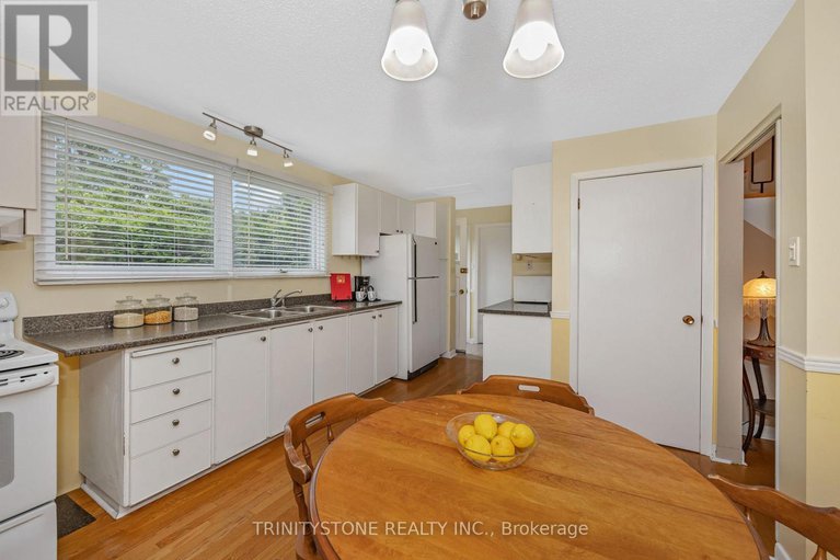 28500513/7-pulford-crescent/bayshore/ottawa/ontario/K2B6L6_18