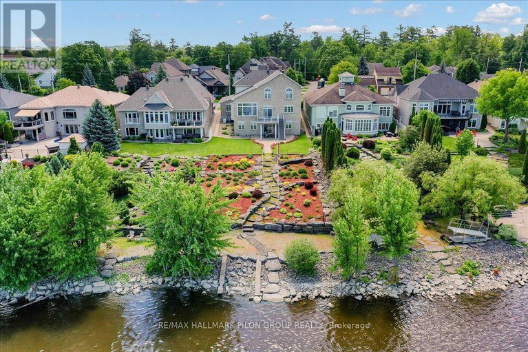 28463526/6373-radisson-way/hiawatha-parkconvent-glen/ottawa/ontario/K1C2Z9_3