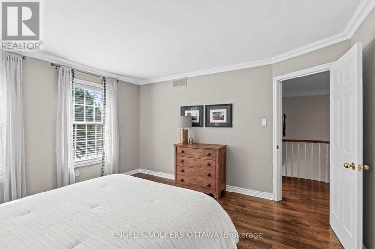 28923868/5557-pettapiece-crescent/manotick-village-manotick-estates/ottawa/ontario/K4M1C5_35