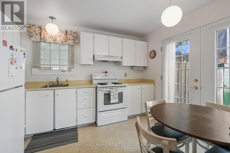28648160/625-trelawny-private/carleton-square/ottawa/ontario/K2C3M9_4