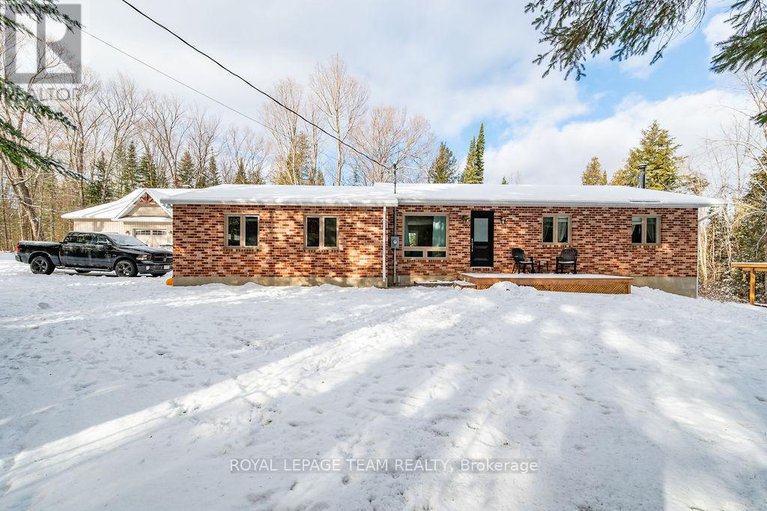 29158595/74-castleford-road/horton-twp/horton/ontario/K7V3Z8_1
