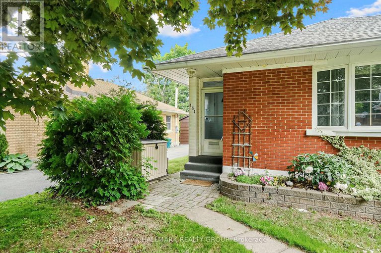 28492513/151-fanshaw-avenue/applewood-acres/ottawa/ontario/K1H6C8_2