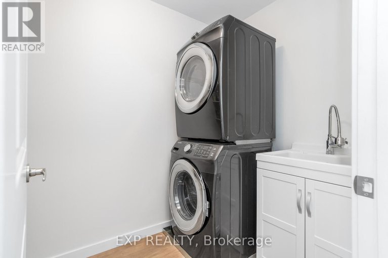 29439807/503-cote-street/overbrookcastle-heights/ottawa/ontario/K1K0Z8_22